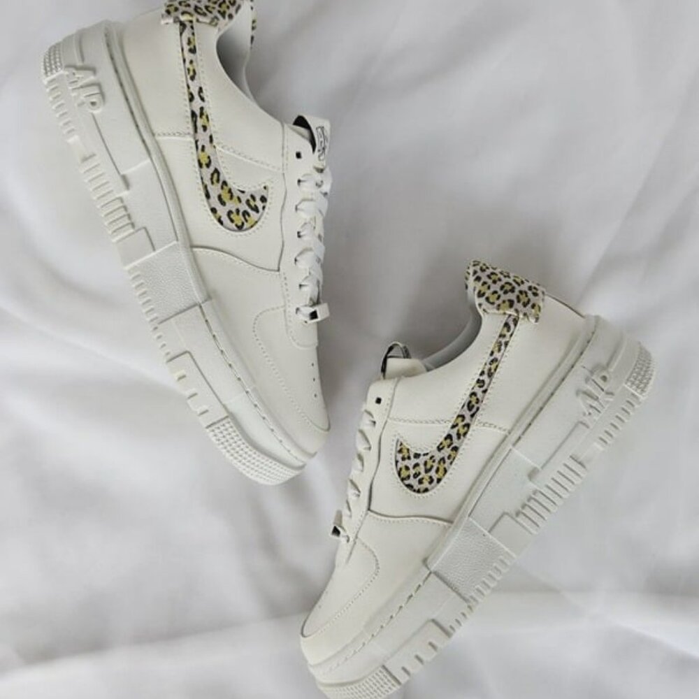 8 WOMEN'S NIKE AF1 PIXEL SE SAIL / LEMON ANIMAL PRINT DH9632-101 SPORTSWEAR